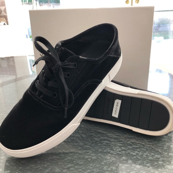 VINCE  BRAND NEW - Picture 3 of 3